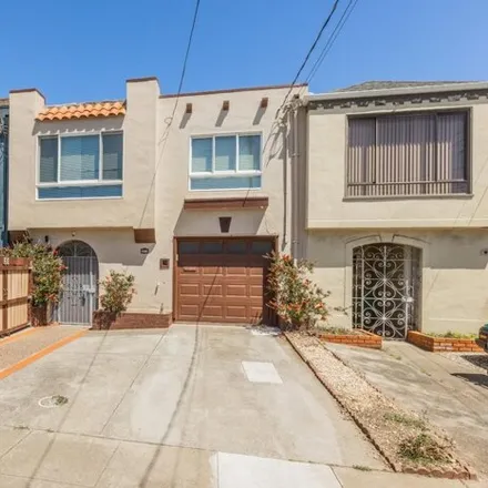Buy this 7 bed house on 2038 44th Avenue in San Francisco, CA 94166