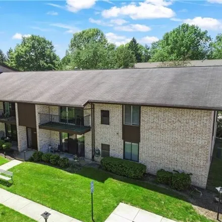 Buy this 2 bed condo on 16415 Heather Lane in Middleburg Heights, OH 44130