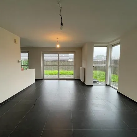 Rent this 3 bed apartment on Koestraat 167 in 8800 Roeselare, Belgium