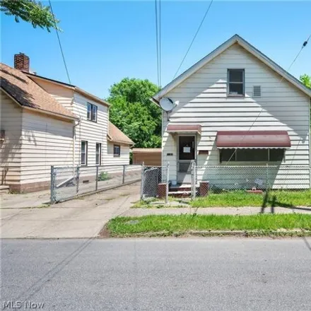 Buy this 3 bed house on 3191 West 32nd Street in Cleveland, OH 44109
