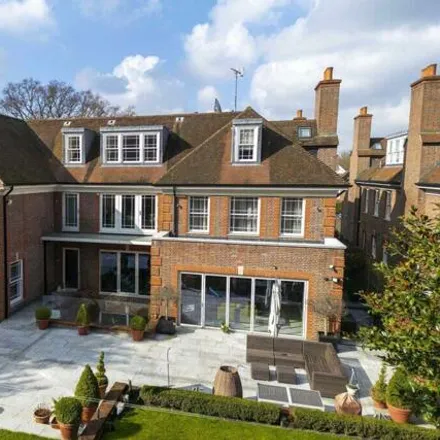 Buy this 7 bed house on View Road in Barnet, London