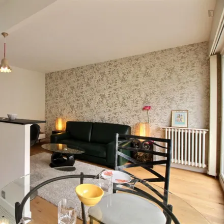 Image 2 - 33 Rue Rennequin, 75017 Paris, France - Apartment for rent