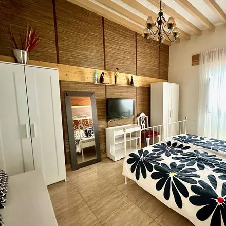 Rent this 1 bed house on Casa Amarilla in Carretera General Icod-Buenavista, 38479 Los Silos