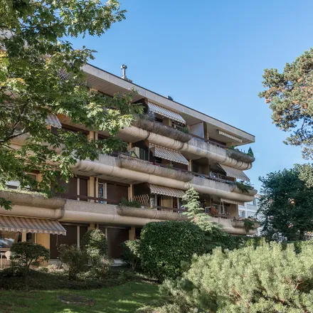 Rent this 3 bed apartment on Avenue Victor-Ruffy 16B in 1012 Lausanne, Switzerland