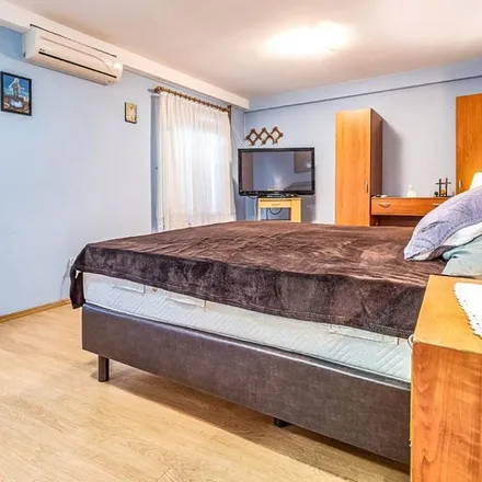 Rent this 3 bed apartment on Ulica Damira Tomljanovića - Gavrana in 10146 City of Zagreb, Croatia