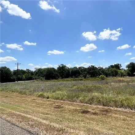 Buy this studio house on 3401 Oak Hill Drive in Bryan, TX 77802