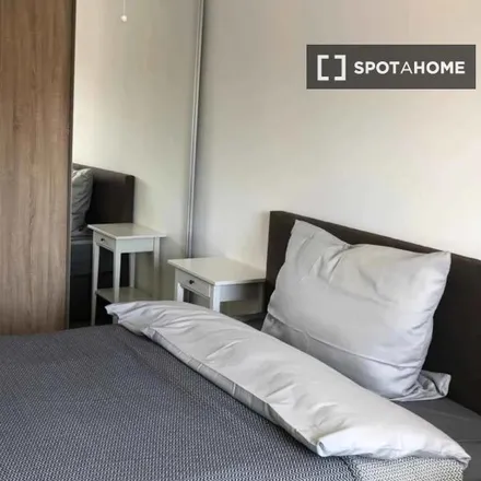 Rent this 4 bed room on Ossietzkystraße 6 in 60598 Frankfurt, Germany