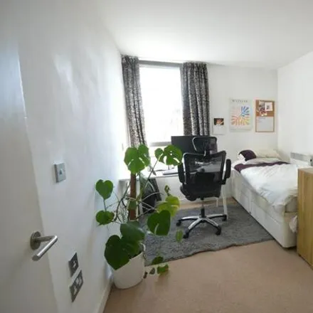 Image 6 - Kelham Island, Sheffield, S3 8RY, United Kingdom - Apartment for rent
