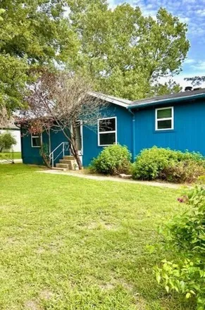 Buy this studio apartment on 430 College Street in Lone Oak, Hunt County