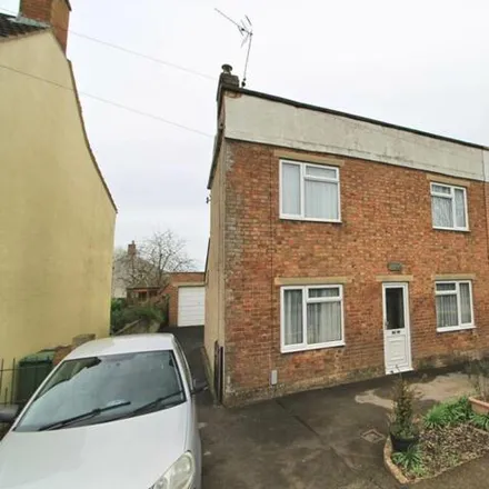 Rent this 2 bed duplex on Homeleigh in A38, Cambridge