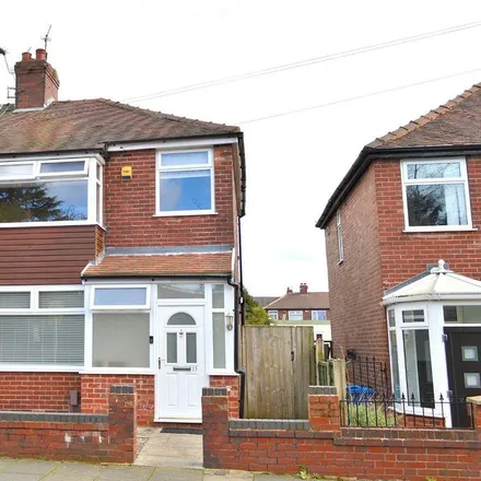 Rent this 3 bed townhouse on Alcester Street in Chadderton, OL9 8LU