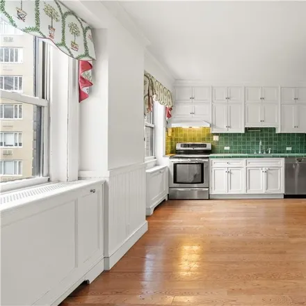 Image 2 - 175 East 62nd Street, New York, NY 10065, USA - Condo for sale