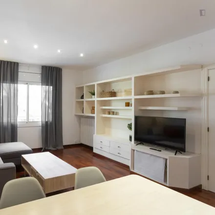 Image 8 - Carrer de Loreto, 42, 08001 Barcelona, Spain - Apartment for rent