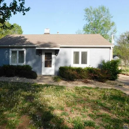Buy this 2 bed house on 814 Southwest Saline Street in Topeka, KS 66606