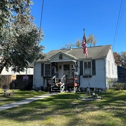Buy this 2 bed house on 1930 Iowa Avenue in Kenner, LA 70062