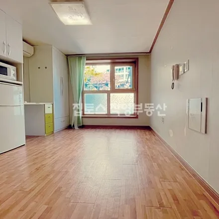 Image 5 - 서울특별시 동작구 신대방동 688-3 - Apartment for rent