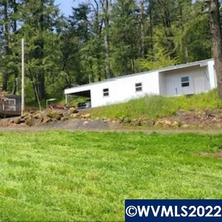 Buy this 2 bed house on 7805 Southeast Hillview Drive in Yamhill County, OR 97101