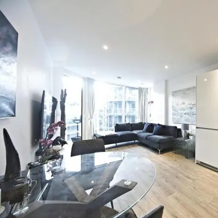 Buy this 1 bed apartment on The Pinnacle in Juniper Drive, London