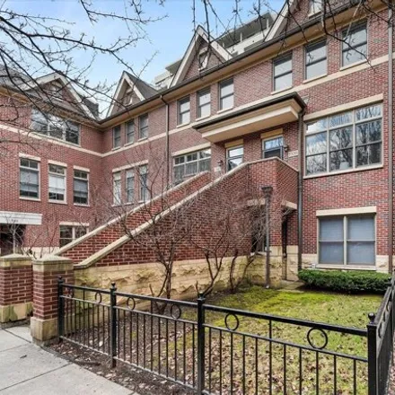 Buy this 3 bed condo on 1932-1940 South Prairie Avenue in Chicago, IL 60616