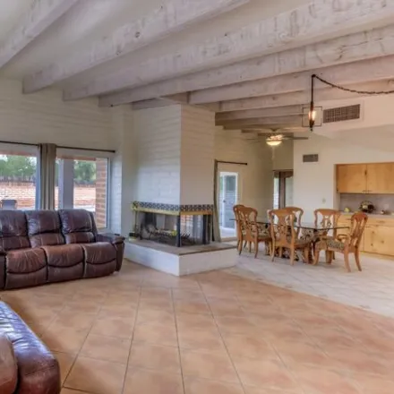 Image 7 - 1093 West Los Alamos Street, Casas Adobes, AZ 85704, USA - House for sale