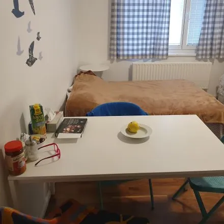Rent this studio apartment on Theresianumgasse 5 in 1040 Vienna, Austria