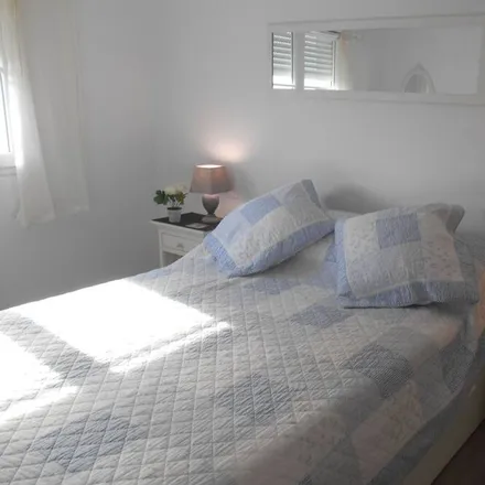 Rent this 2 bed apartment on 34340 Marseillan