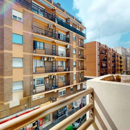 Image 7 - Carrer del Pintor Zariñena, 46001 Valencia, Spain - Apartment for rent