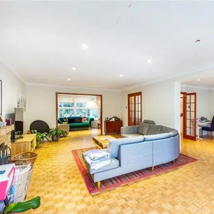 Image 1 - Cardross House, Church Road, London, TW10 5HG, United Kingdom - House for rent