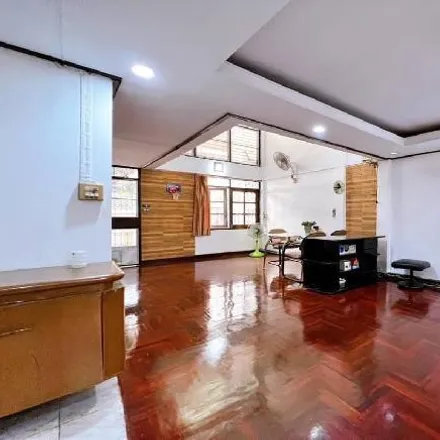 Image 7 - Phrom Phong - House for sale