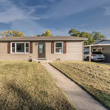 Buy this studio house on 1218 West 17th Street in Junction City, KS 66441