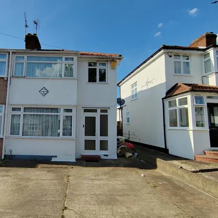 Rent this 3 bed duplex on Lawrence Crescent in South Stanmore, London