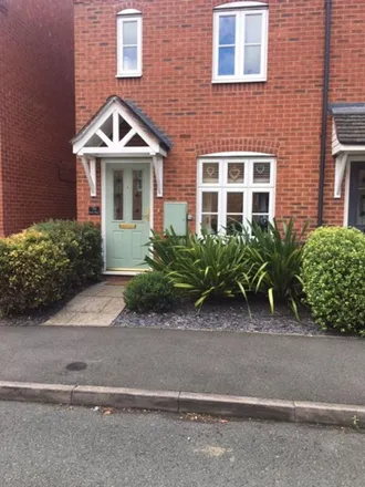 Image 2 - Iron Way, Stoke Pound, B60 3GN, United Kingdom - Townhouse for rent