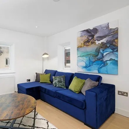 Image 4 - Carta House, Rusham Road, Egham, TW20 9LS, United Kingdom - Apartment for rent