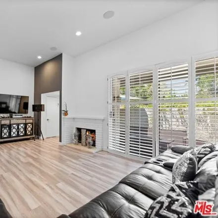 Image 8 - 11806 Moorpark St Apt G, Studio City, California, 91604 - House for sale