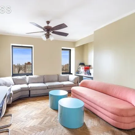 Image 3 - 530 East 76th Street, New York, NY 10021, USA - Condo for sale