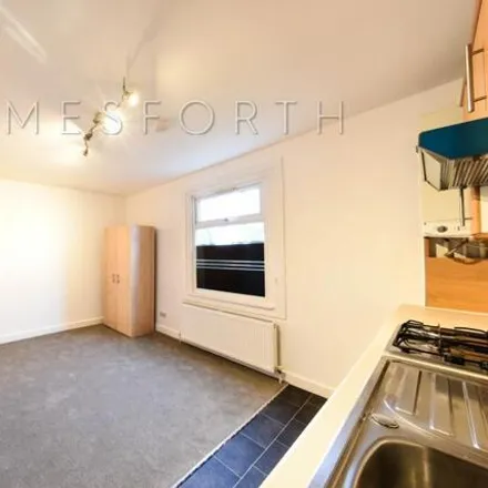 Rent this studio apartment on 2-118 Maygrove Road in London, NW6 2EB