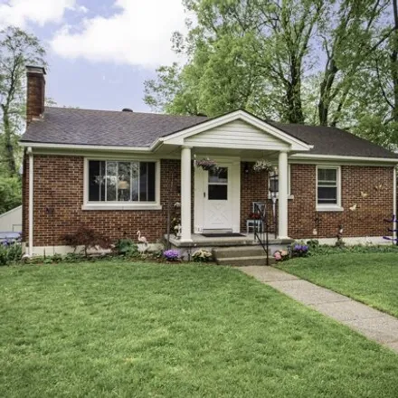 Image 2 - 100 Marilyn Avenue, Woodford Village, Versailles, KY 40383, USA - House for sale