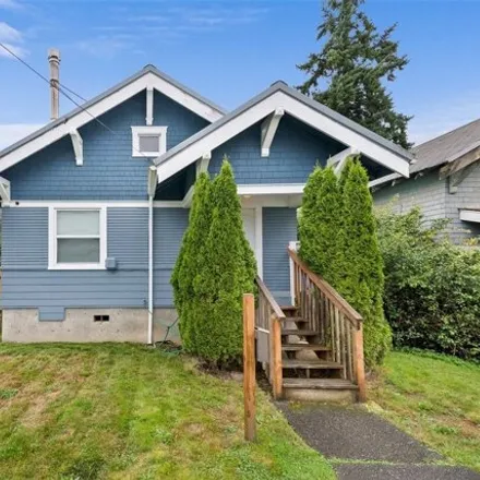 Buy this 2 bed house on 869 Monroe Street in Hoquiam, WA 98550