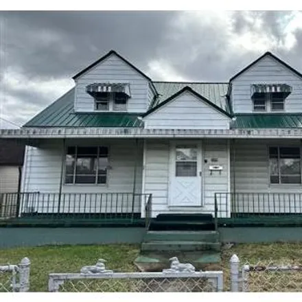 Buy this 3 bed house on 2274 Jefferson Avenue in Huntington, WV 25704