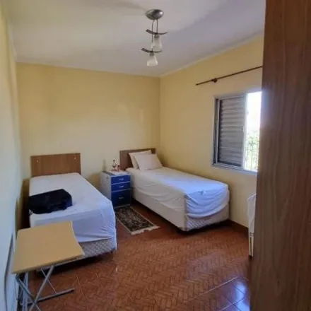Rent this 2 bed house on Rua Resedá in Jardim das Flòres, Osasco - SP