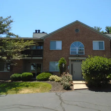 Buy this 2 bed condo on 1650 Gelhot Drive in Fairfield, OH 45014