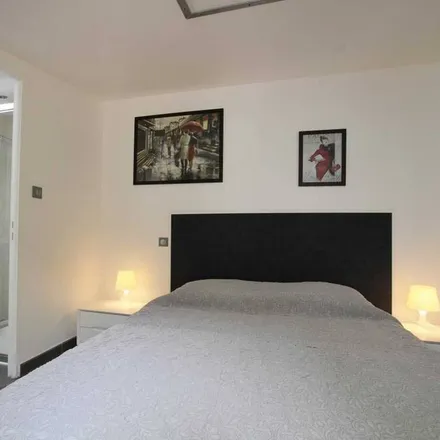 Image 7 - 50400 Granville, France - Apartment for rent