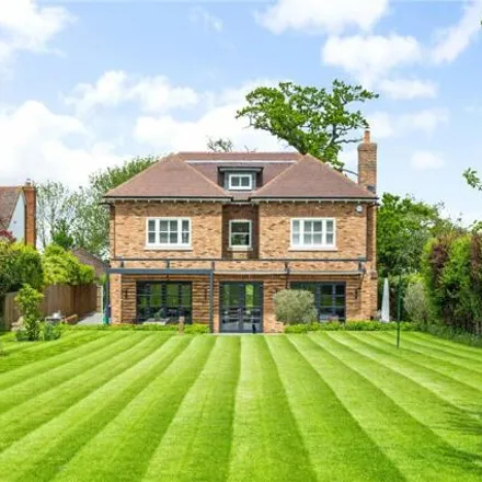 Buy this 6 bed house on Stevenage Road in Gosmore, SG4 7UW