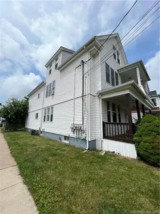 Image 2 - 66 Church St Unit 1, Hamden, Connecticut, 06514 - Apartment for rent