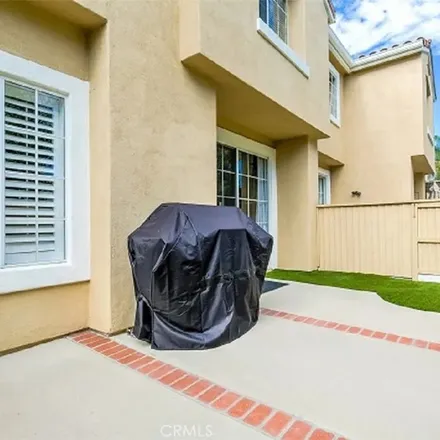 Rent this 3 bed apartment on 2421 Paseo Circulo in Tustin, CA 92782
