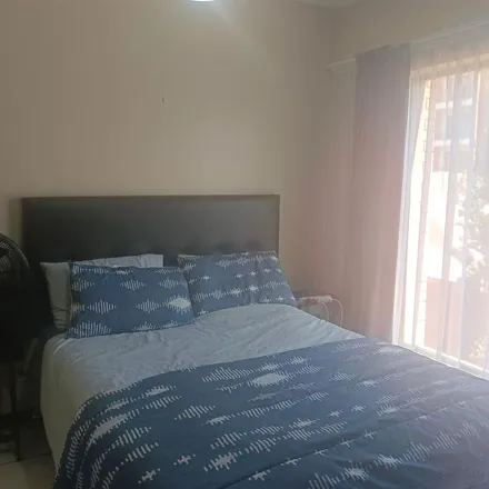 Rent this 2 bed apartment on unnamed road in Antwerp, Johannesburg