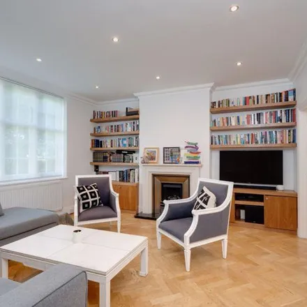 Image 4 - Hail & Ride Willifield Way, Willifield Way, London, NW11 7XT, United Kingdom - House for rent