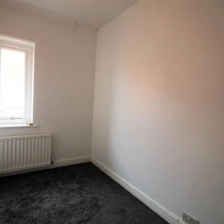 Image 5 - Fortune Inn, 16 Durham Road, Spennymoor, DL16 7AS, United Kingdom - Apartment for rent