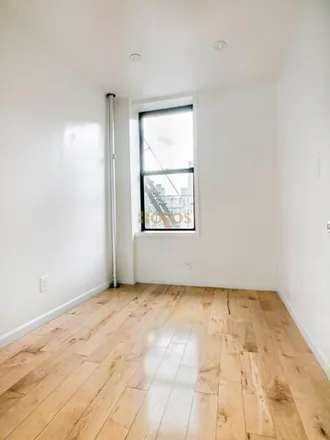 Image 6 - 262 East 2nd Street, New York, NY 10009, USA - House for rent