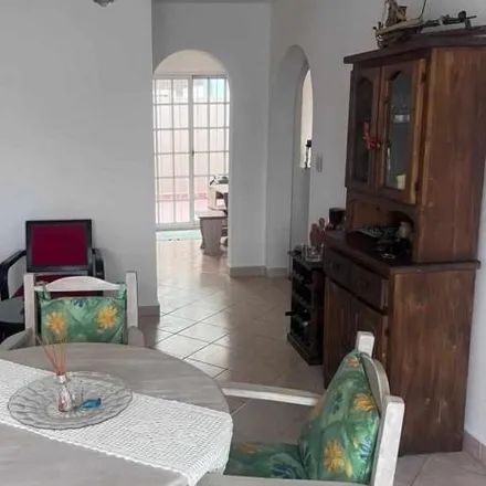 Rent this 2 bed house on Presbítero Julián Navarro 5851 in Carapachay, Vicente López